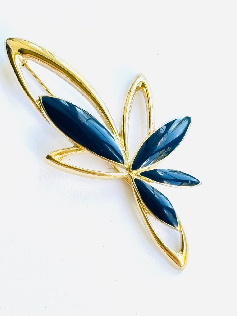 Trifari Vintage Navy Blue Enamel Gold Tone Modernist Floral Brooch 70s 80s